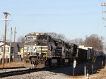 NS 8922 leads train P30 towards the yard